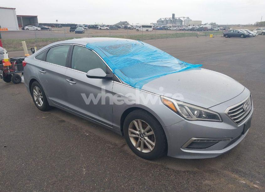 2015 Hyundai Sonata SE (VIN 5NPE24AF4FH199222) main photo