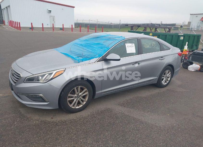Photo 2 of 2015 Hyundai Sonata SE (VIN 5NPE24AF4FH199222)
