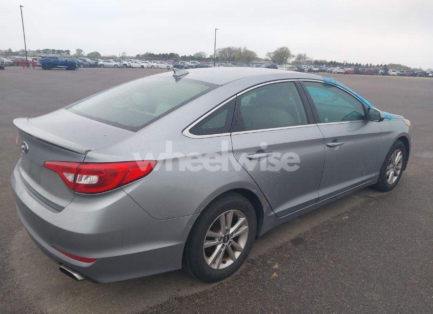 Photo 4 of 2015 Hyundai Sonata SE (VIN 5NPE24AF4FH199222)
