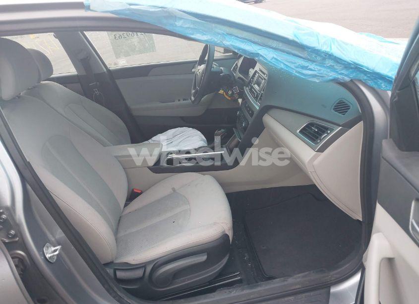 Photo 5 of 2015 Hyundai Sonata SE (VIN 5NPE24AF4FH199222)