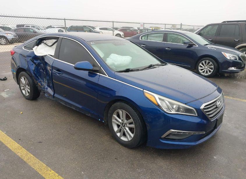 2015 Hyundai Sonata SE (VIN 5NPE24AF4FH225026) main photo
