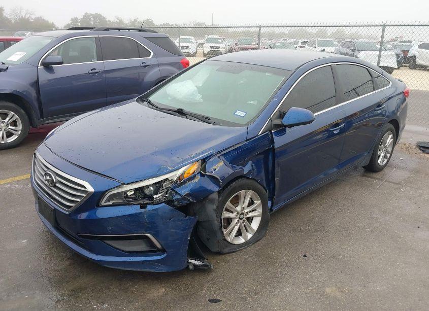 Photo 2 of 2015 Hyundai Sonata SE (VIN 5NPE24AF4FH225026)