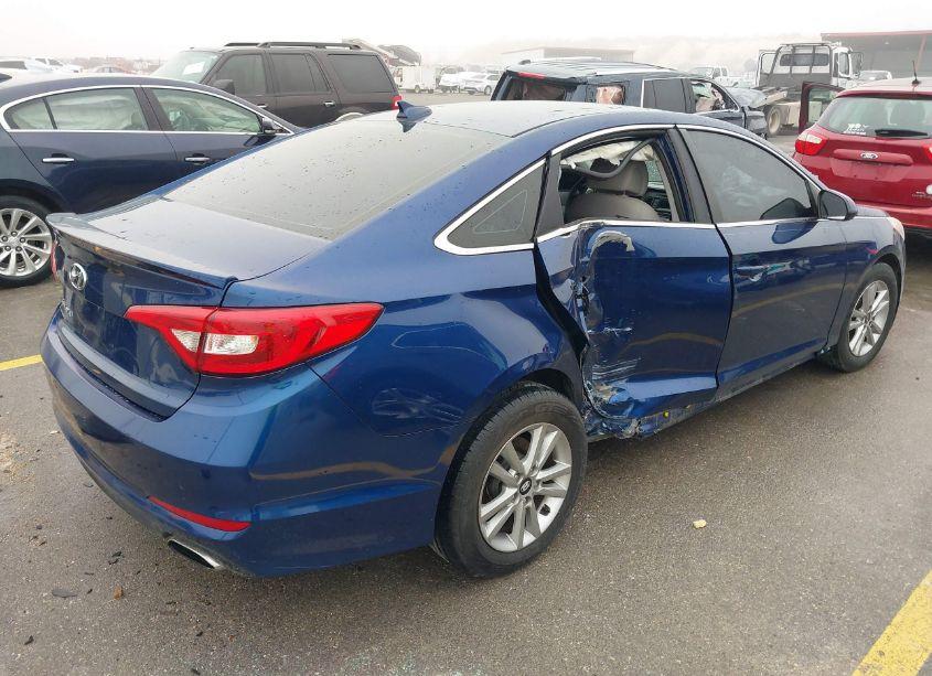 Photo 4 of 2015 Hyundai Sonata SE (VIN 5NPE24AF4FH225026)