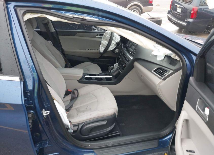 Photo 5 of 2015 Hyundai Sonata SE (VIN 5NPE24AF4FH225026)