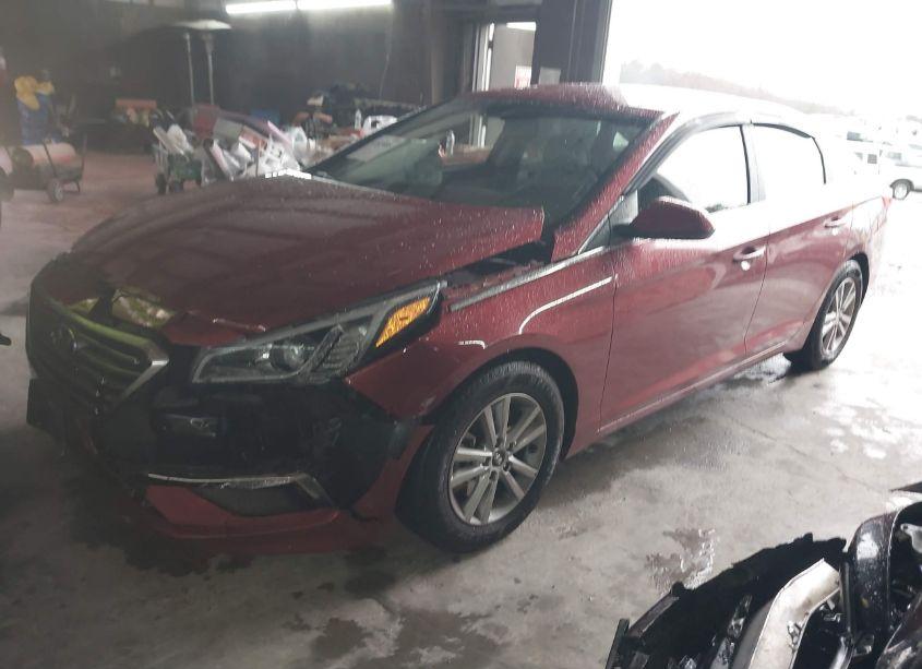 Photo 2 of 2015 Hyundai Sonata SE (VIN 5NPE24AF4FH226399)