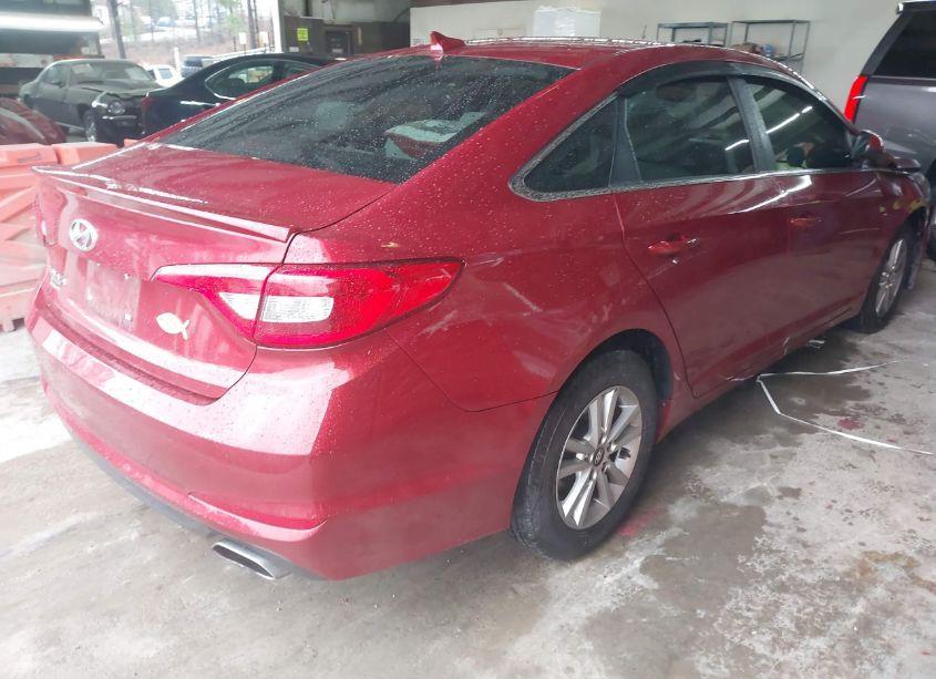 Photo 4 of 2015 Hyundai Sonata SE (VIN 5NPE24AF4FH226399)