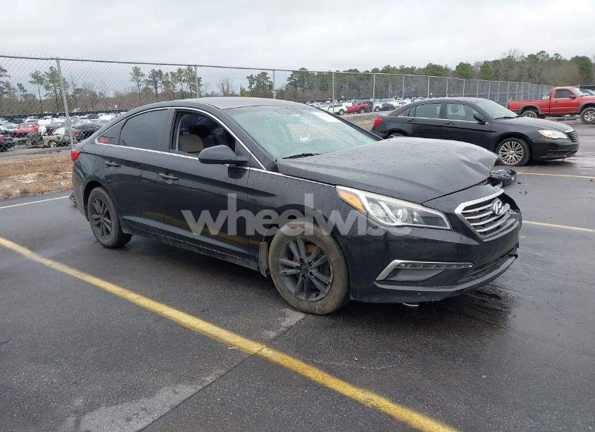 2015 Hyundai Sonata SE (VIN 5NPE24AF4FH233224) main photo