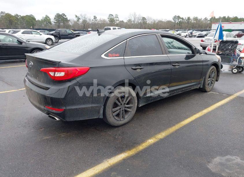 Photo 4 of 2015 Hyundai Sonata SE (VIN 5NPE24AF4FH233224)