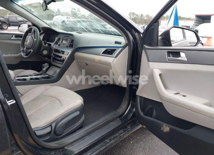 Photo 5 of 2015 Hyundai Sonata SE (VIN 5NPE24AF4FH233224)