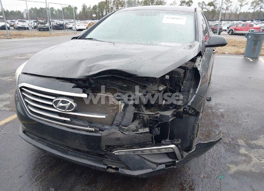 Photo 6 of 2015 Hyundai Sonata SE (VIN 5NPE24AF4FH233224)