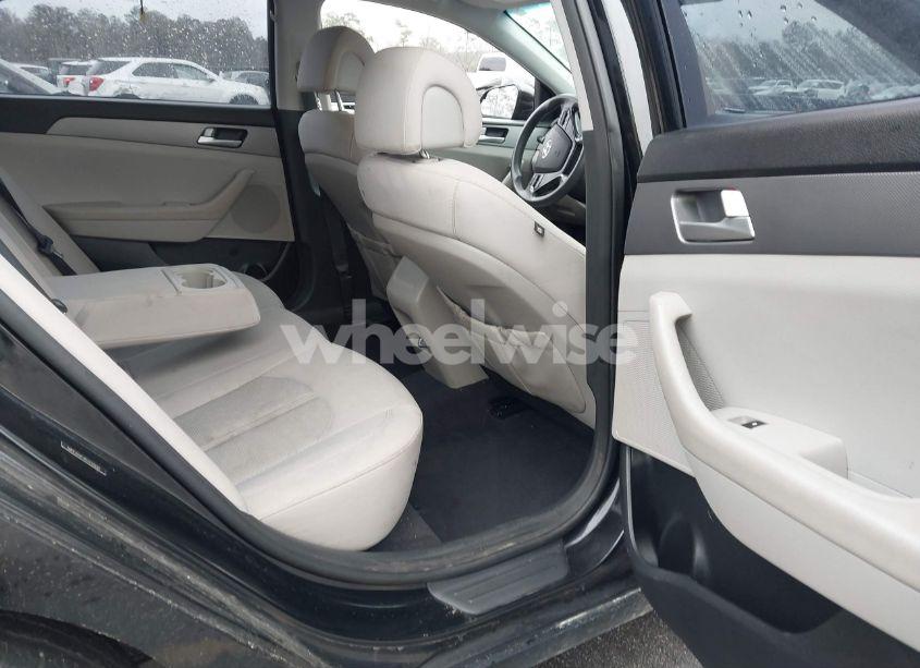 Photo 8 of 2015 Hyundai Sonata SE (VIN 5NPE24AF4FH233224)