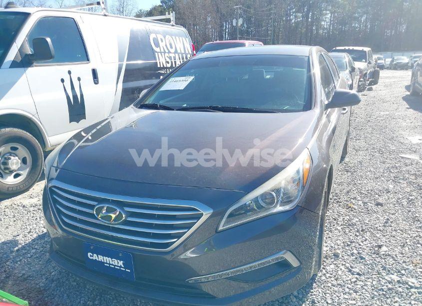 Photo 6 of 2015 Hyundai Sonata SE (VIN 5NPE24AF4FH234647)