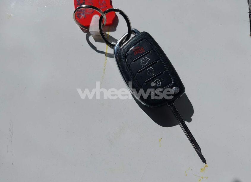 Photo 11 of 2015 Hyundai Sonata SE (VIN 5NPE24AF4FH252193)