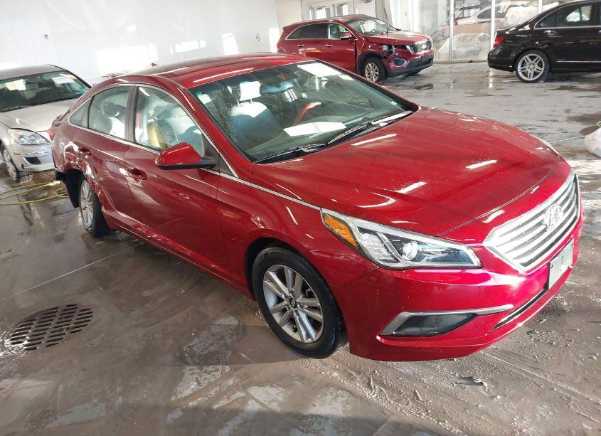 2016 Hyundai Sonata SE (VIN 5NPE24AF4GH260232) main photo