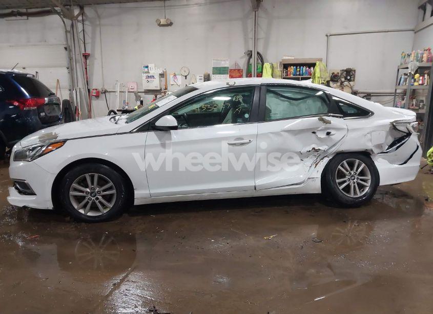 Photo 14 of 2016 Hyundai Sonata SE (VIN 5NPE24AF4GH260585)