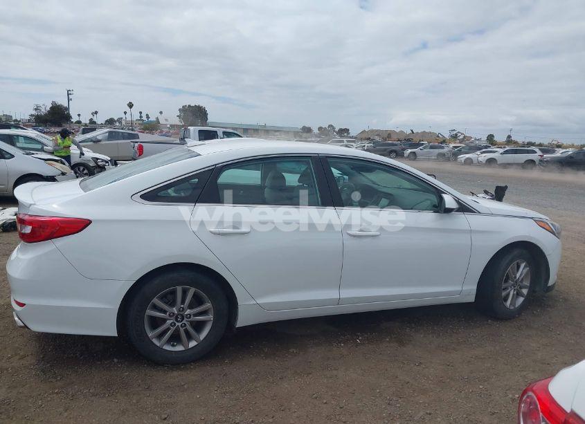 Photo 13 of 2016 Hyundai Sonata SE (VIN 5NPE24AF4GH261493)