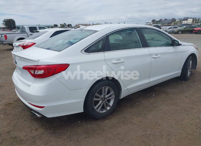Photo 4 of 2016 Hyundai Sonata SE (VIN 5NPE24AF4GH261493)