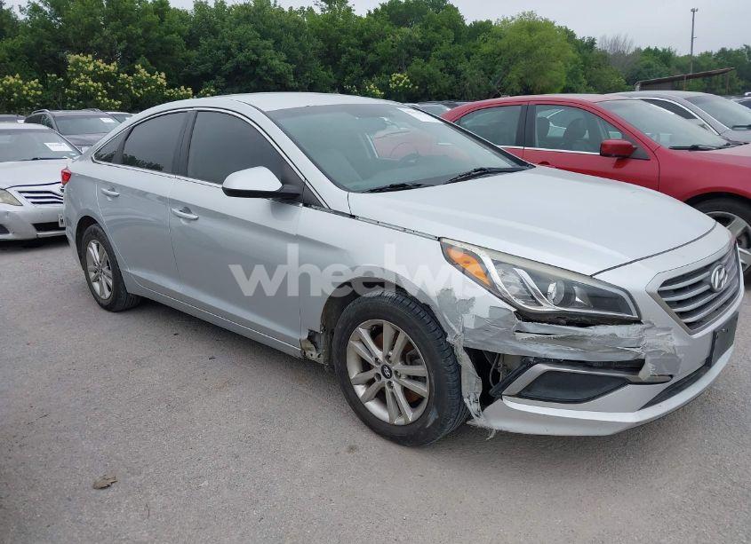Photo 13 of 2016 Hyundai Sonata SE (VIN 5NPE24AF4GH264670)