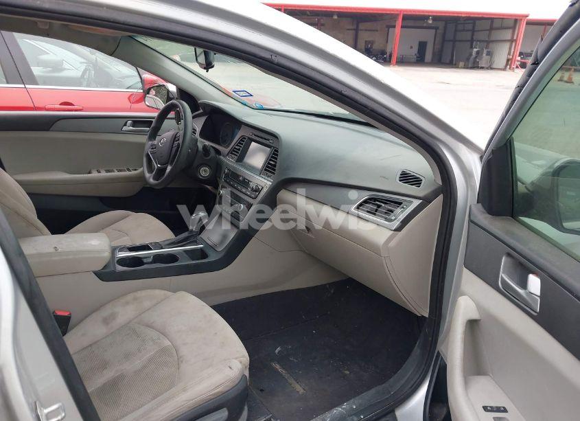 Photo 5 of 2016 Hyundai Sonata SE (VIN 5NPE24AF4GH264670)
