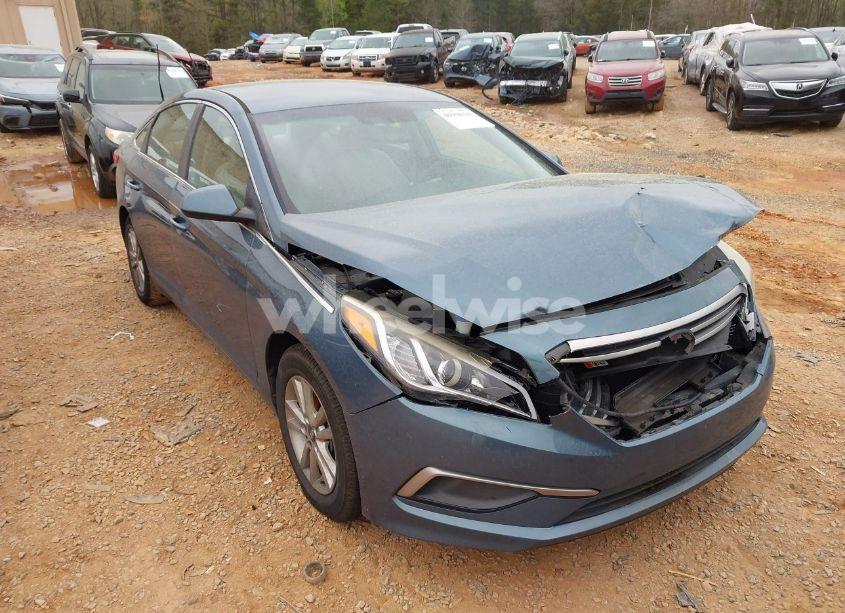 2016 Hyundai Sonata SE (VIN 5NPE24AF4GH277693) main photo