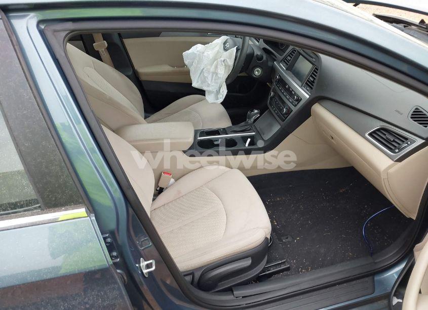 Photo 5 of 2016 Hyundai Sonata SE (VIN 5NPE24AF4GH277693)