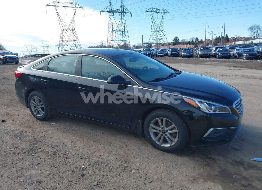 2016 Hyundai Sonata SE (VIN 5NPE24AF4GH291044) main photo