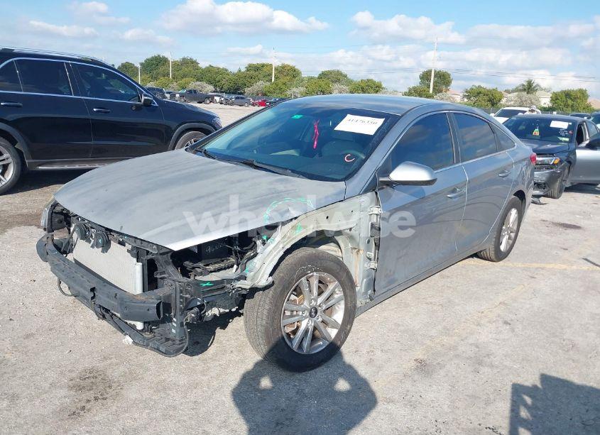 Photo 2 of 2016 Hyundai Sonata SE (VIN 5NPE24AF4GH295952)