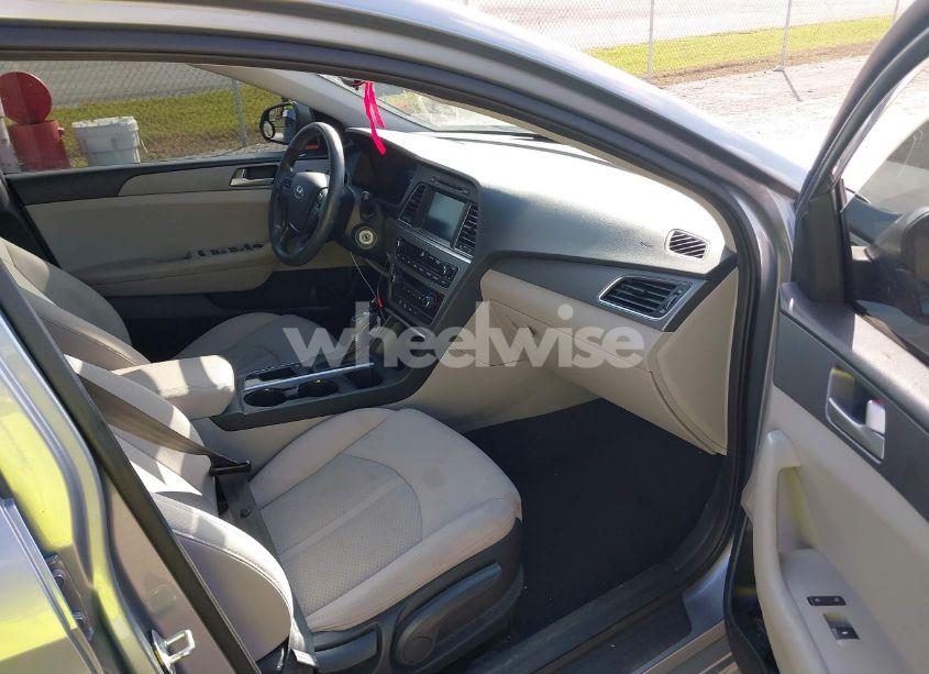 Photo 5 of 2016 Hyundai Sonata SE (VIN 5NPE24AF4GH295952)