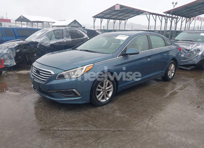 Photo 2 of 2016 Hyundai Sonata SE (VIN 5NPE24AF4GH313740)