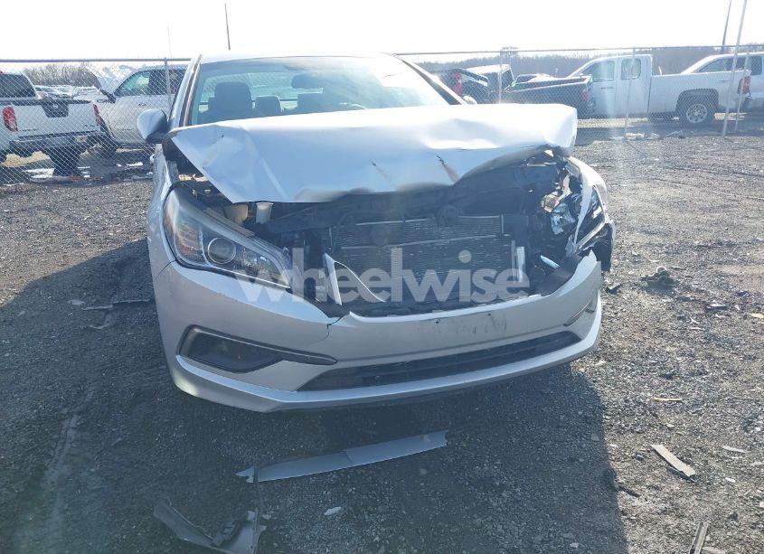 Photo 12 of 2016 Hyundai Sonata SE (VIN 5NPE24AF4GH314516)