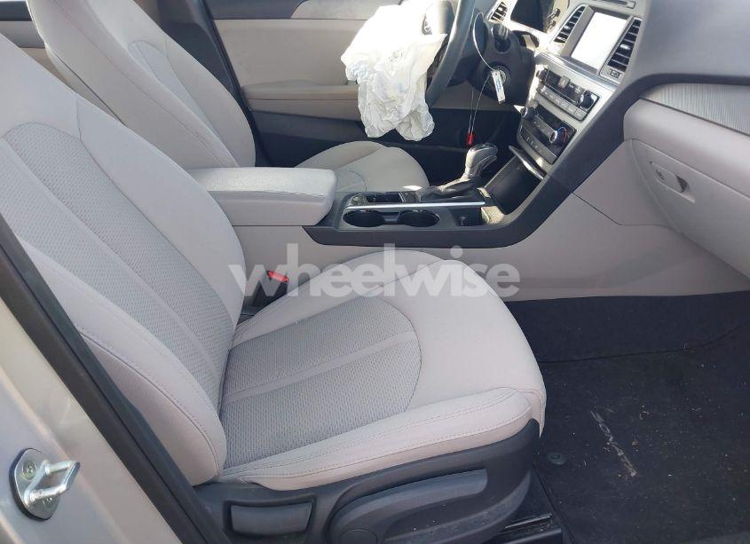 Photo 5 of 2016 Hyundai Sonata SE (VIN 5NPE24AF4GH314516)