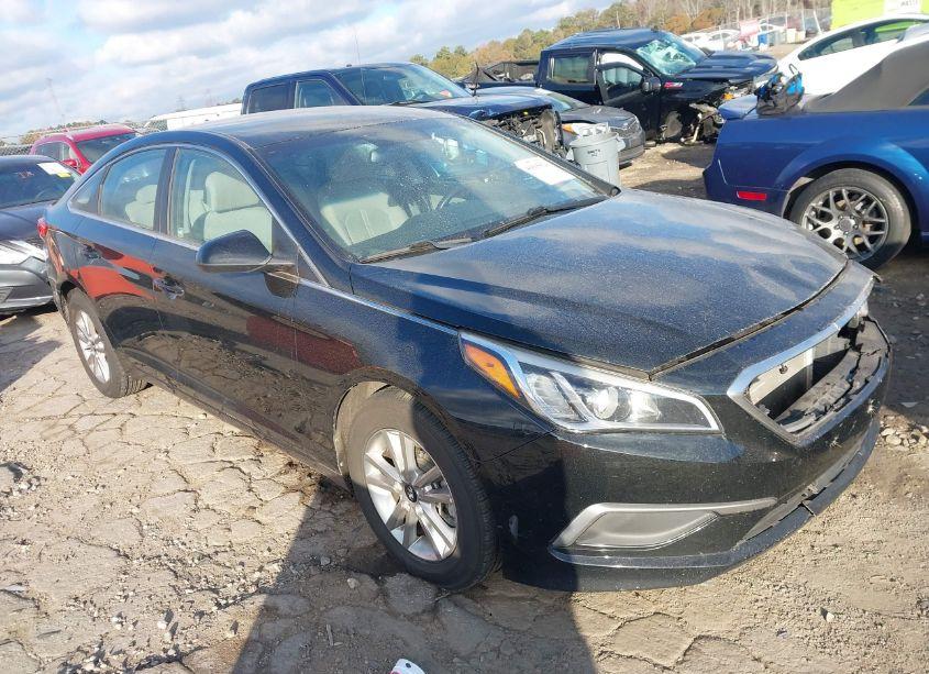 2016 Hyundai Sonata SE (VIN 5NPE24AF4GH315360) main photo