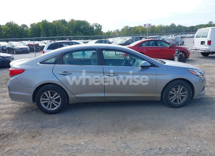 Photo 13 of 2016 Hyundai Sonata SE (VIN 5NPE24AF4GH318145)