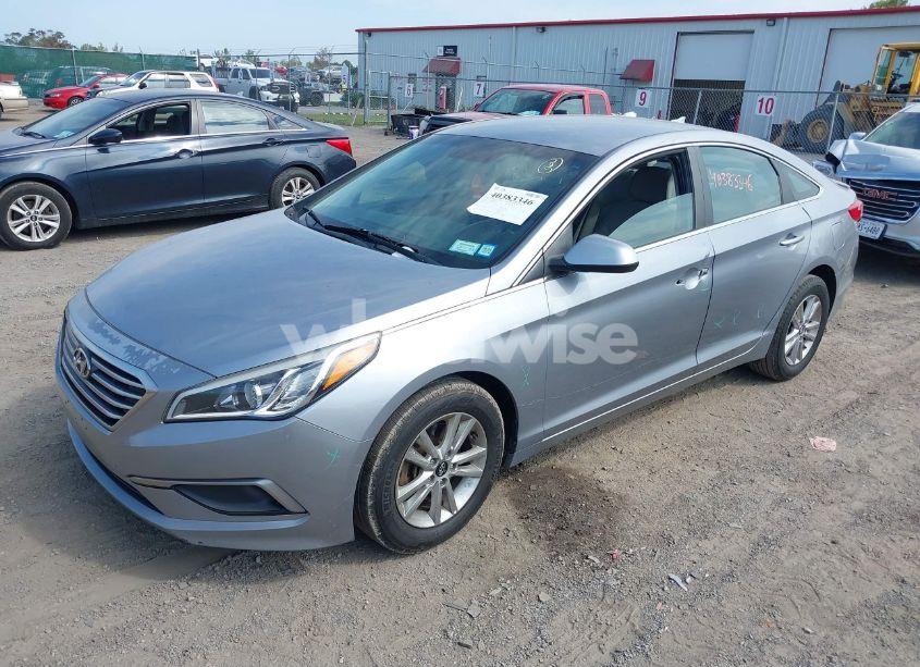Photo 2 of 2016 Hyundai Sonata SE (VIN 5NPE24AF4GH318145)