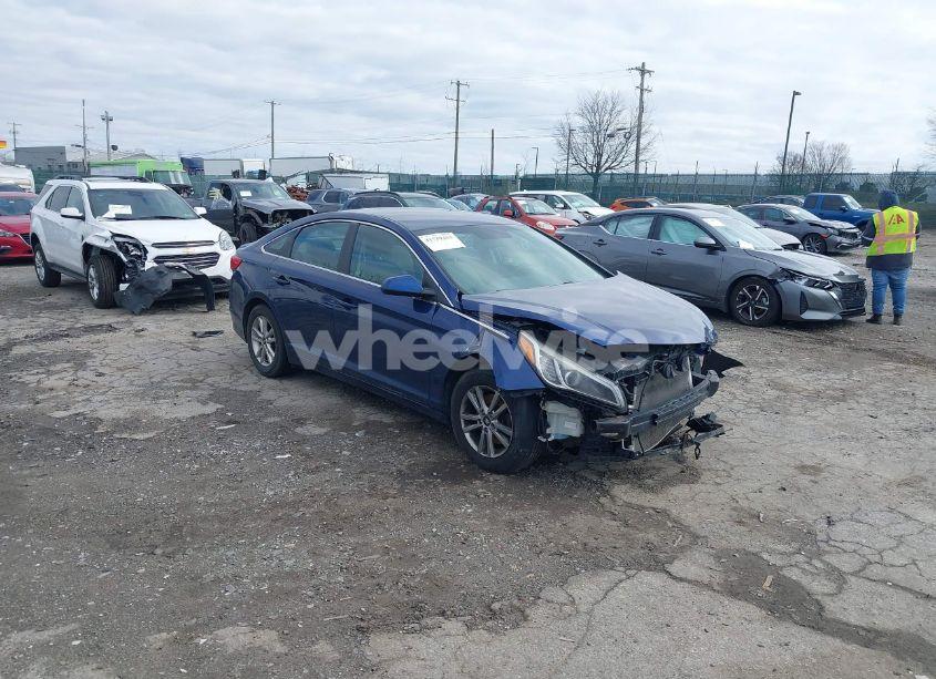 2016 Hyundai Sonata SE (VIN 5NPE24AF4GH322549) main photo