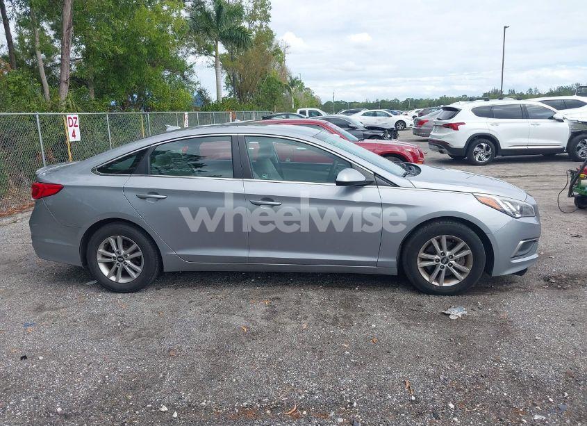 Photo 13 of 2016 Hyundai Sonata SE (VIN 5NPE24AF4GH331946)