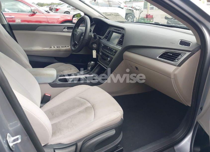 Photo 5 of 2016 Hyundai Sonata SE (VIN 5NPE24AF4GH331946)