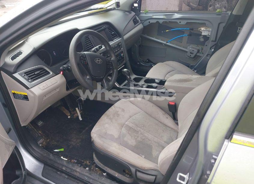Photo 5 of 2016 Hyundai Sonata SE (VIN 5NPE24AF4GH338802)
