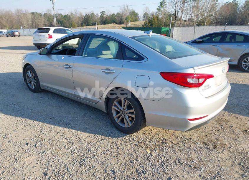 Photo 3 of 2016 Hyundai Sonata SE (VIN 5NPE24AF4GH352926)