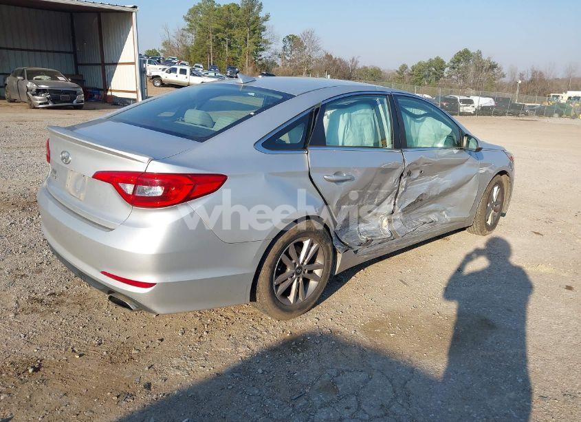 Photo 4 of 2016 Hyundai Sonata SE (VIN 5NPE24AF4GH352926)