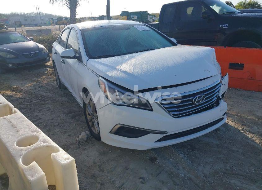 2016 Hyundai Sonata SE (VIN 5NPE24AF4GH368270) main photo