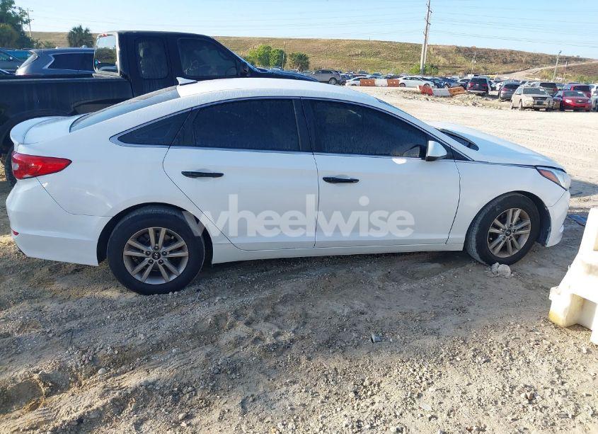 Photo 13 of 2016 Hyundai Sonata SE (VIN 5NPE24AF4GH368270)