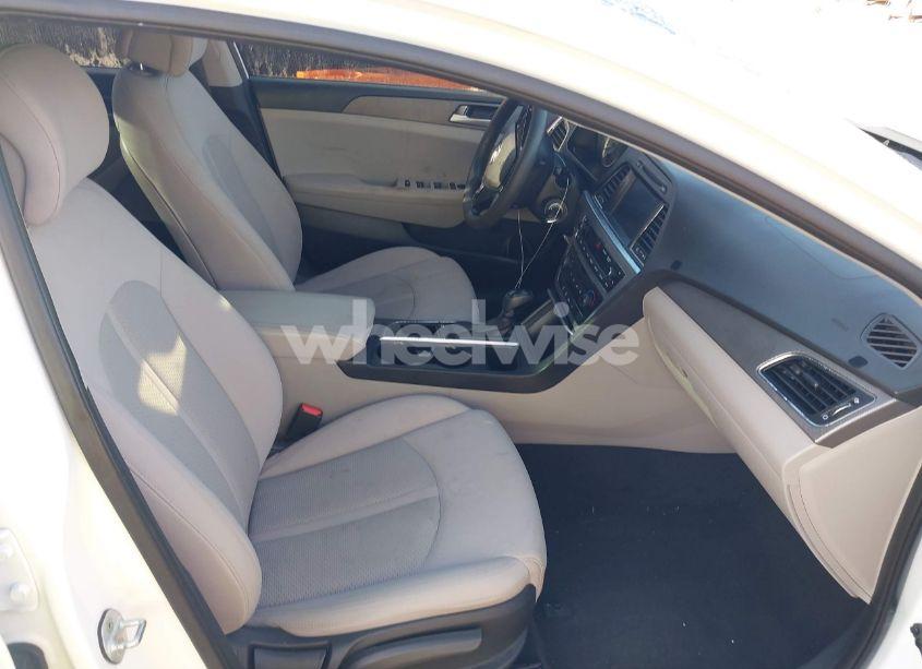 Photo 5 of 2016 Hyundai Sonata SE (VIN 5NPE24AF4GH368270)