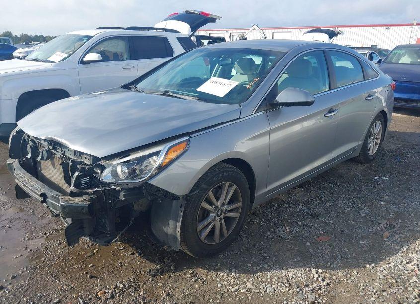 Photo 2 of 2016 Hyundai Sonata SE (VIN 5NPE24AF4GH371640)