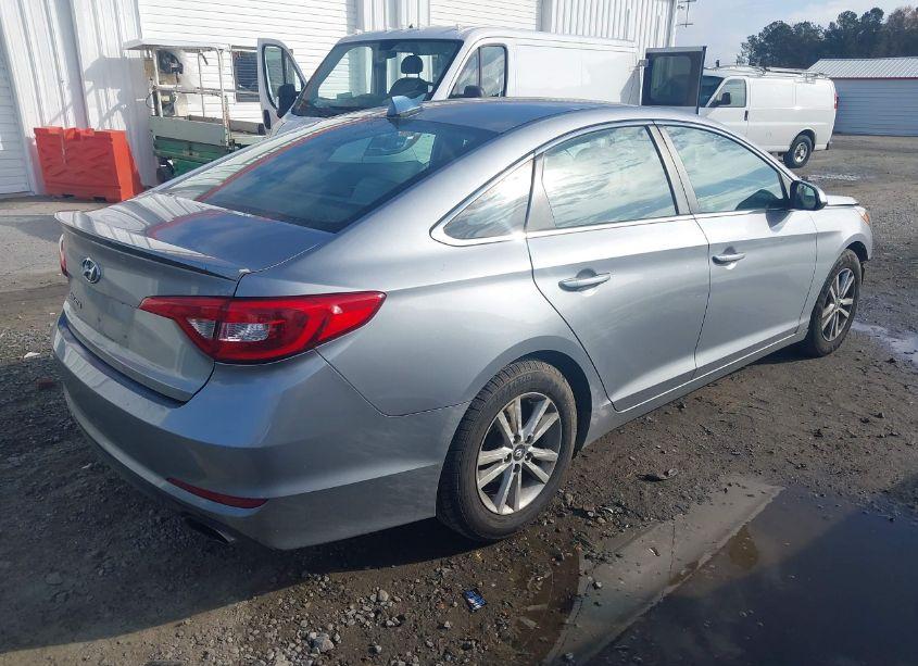 Photo 4 of 2016 Hyundai Sonata SE (VIN 5NPE24AF4GH371640)