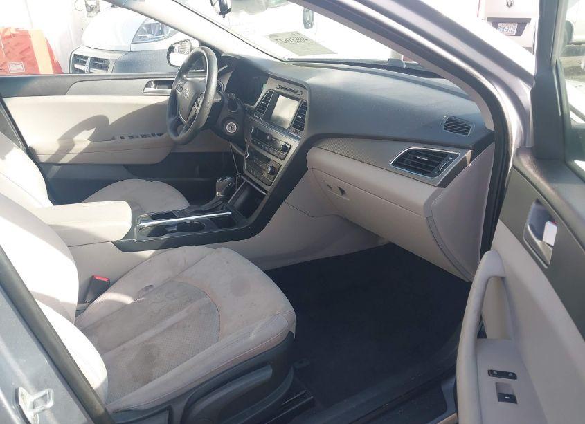 Photo 5 of 2016 Hyundai Sonata SE (VIN 5NPE24AF4GH371640)