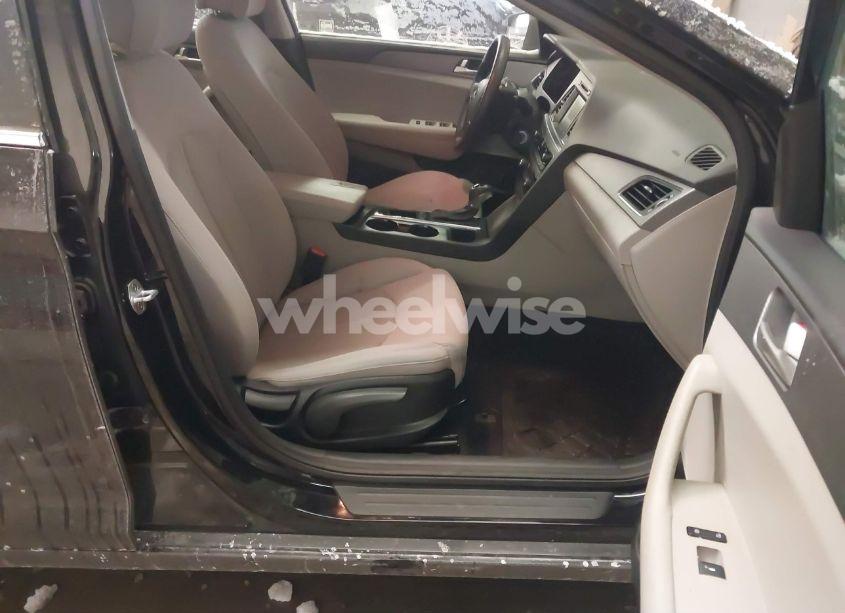 Photo 5 of 2016 Hyundai Sonata SE (VIN 5NPE24AF4GH374845)