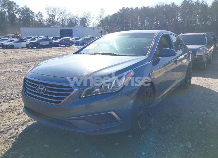 Photo 2 of 2016 Hyundai Sonata SE (VIN 5NPE24AF4GH376918)