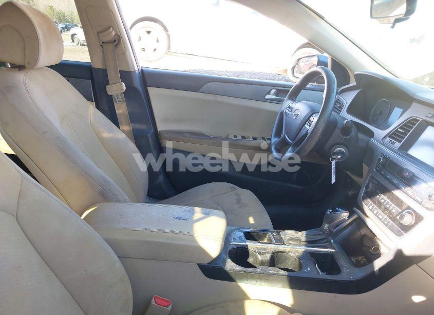 Photo 5 of 2016 Hyundai Sonata SE (VIN 5NPE24AF4GH376918)