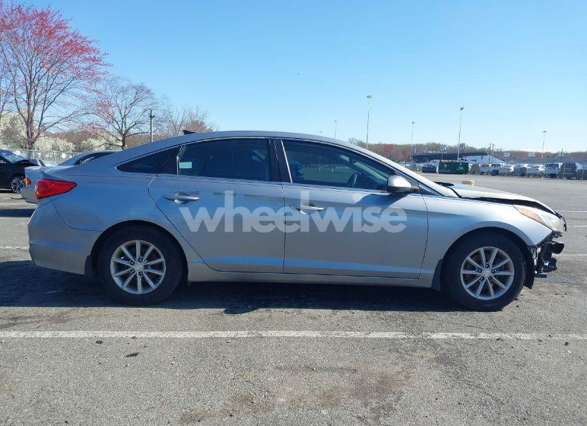Photo 13 of 2016 Hyundai Sonata SE (VIN 5NPE24AF4GH407925)